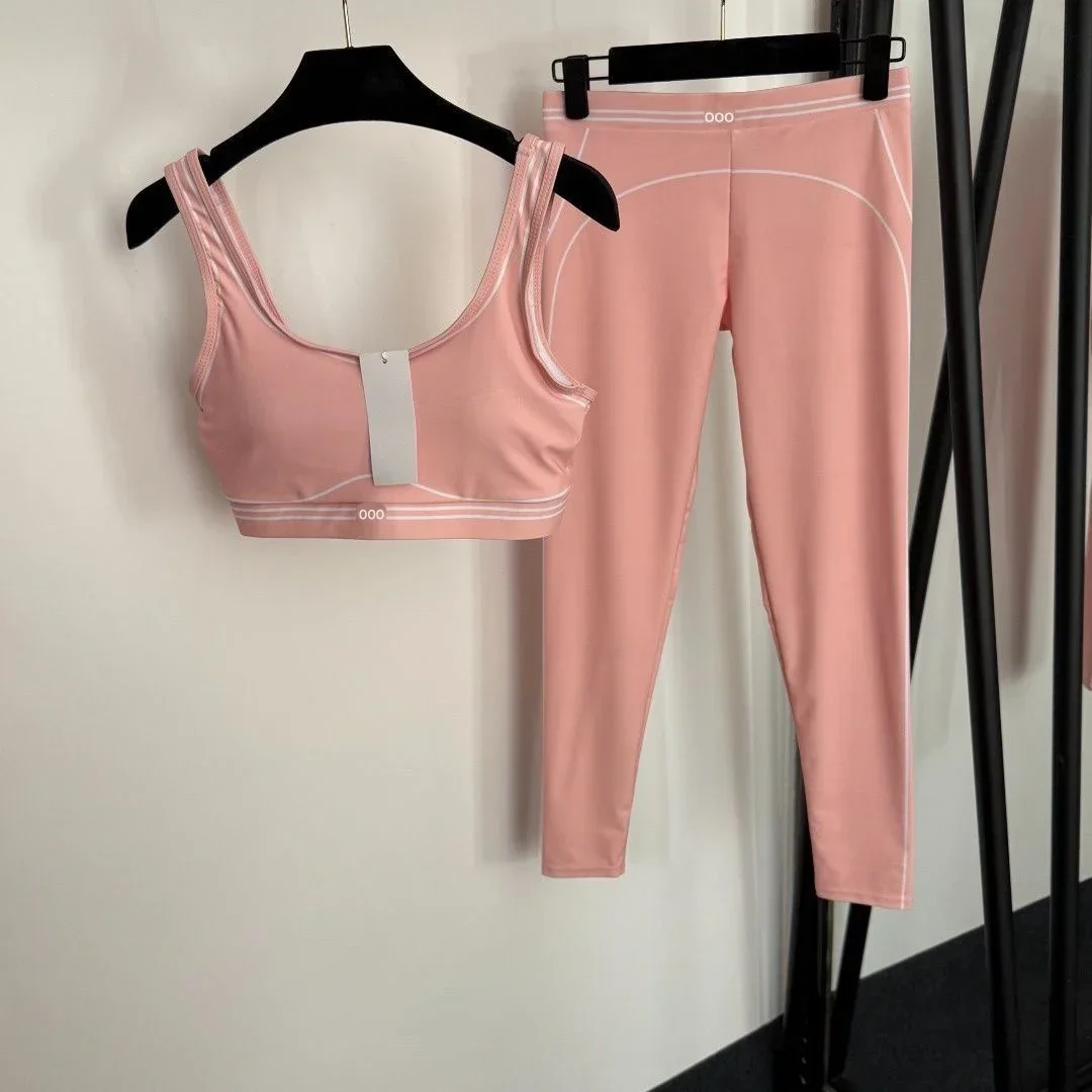 Pilates Yoga Stretching - Tank Top dan Celana Dua Potong