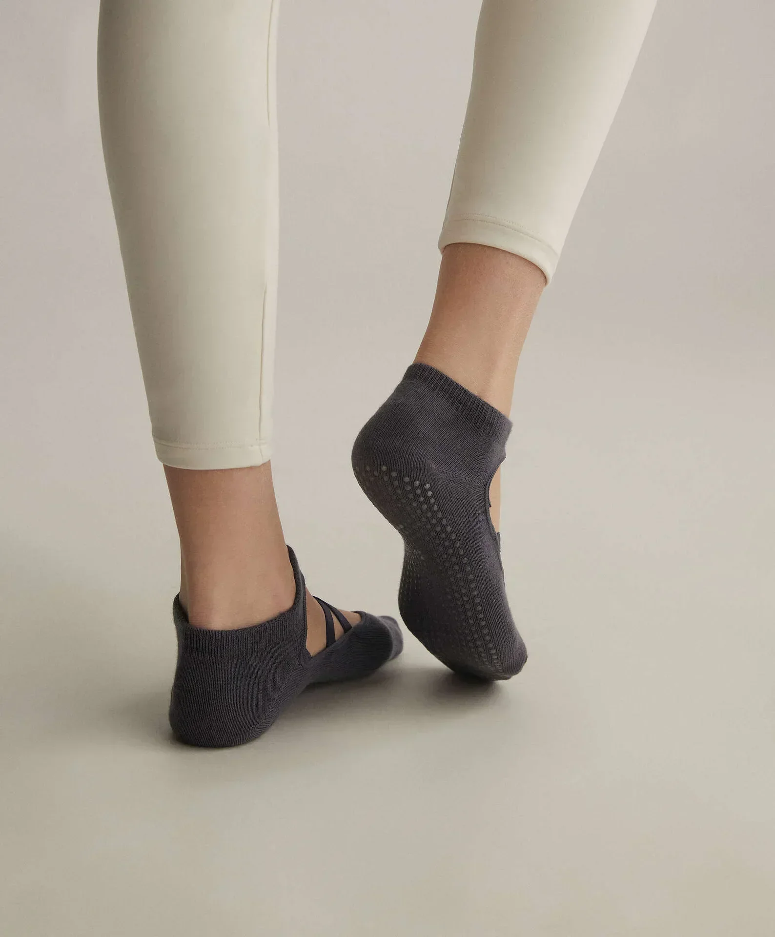 1/2 Pasang Kaus Kaki Yoga Katu - Medias Para Pilates Y Yoga ulasan dan harga