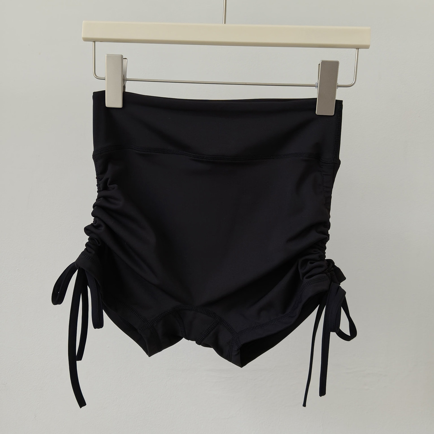 Celana Pendek Yoga Pinggang Ti - Pilates Yoga Hot ulasan dan harga